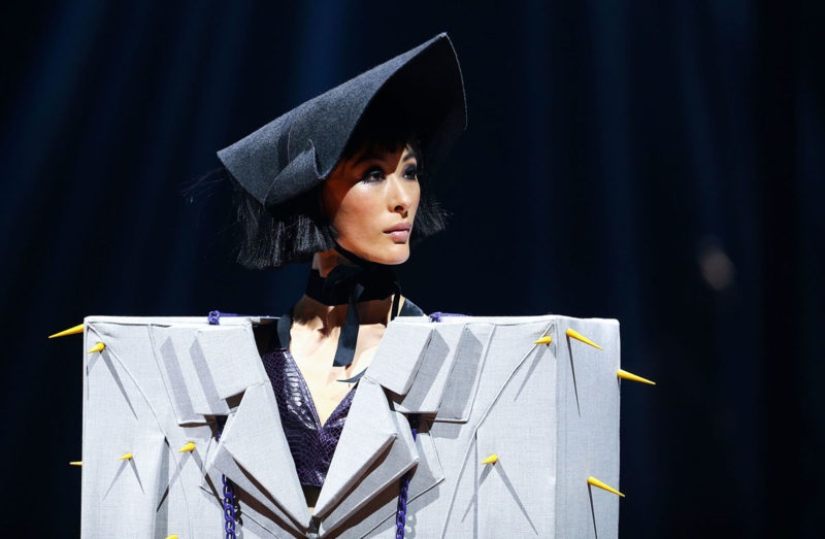 You haven't seen this before! The most extravagant images from the exhibition "Wearable Art"