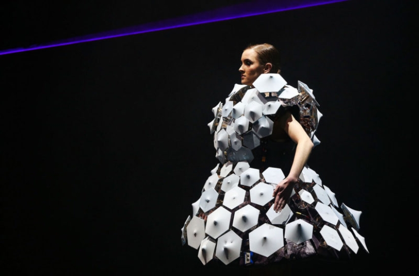 You haven't seen this before! The most extravagant images from the exhibition "Wearable Art"