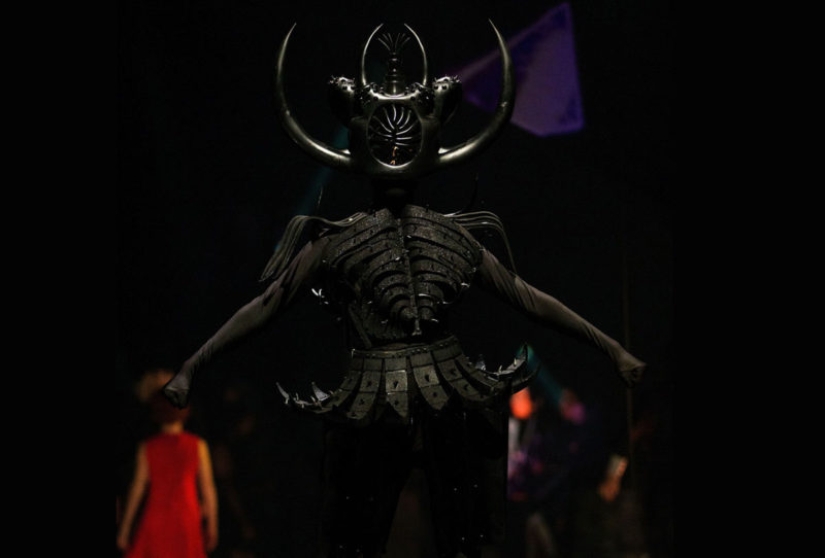 You haven't seen this before! The most extravagant images from the exhibition "Wearable Art"