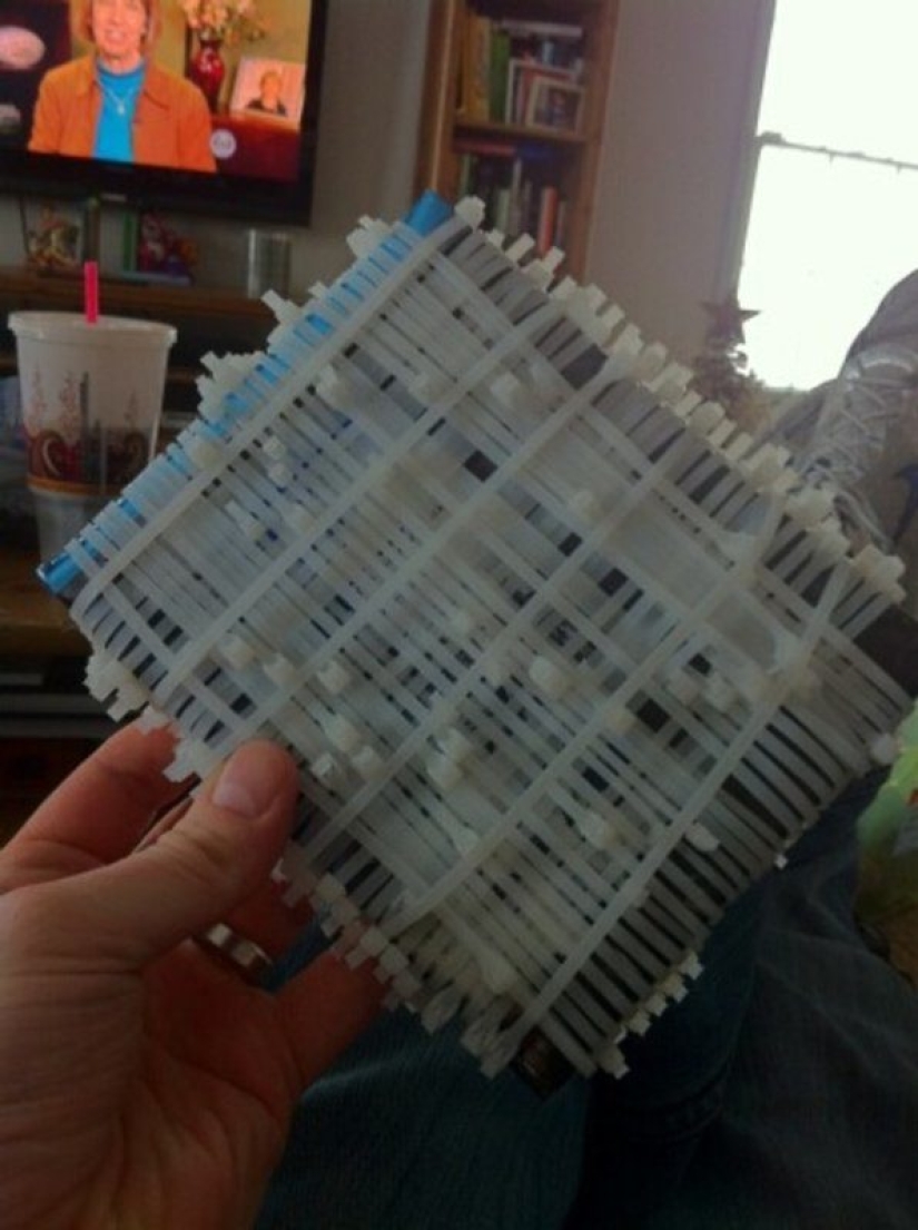 You wait for a guitar, and you get a T—shirt - Christmas surprises from noble trolls