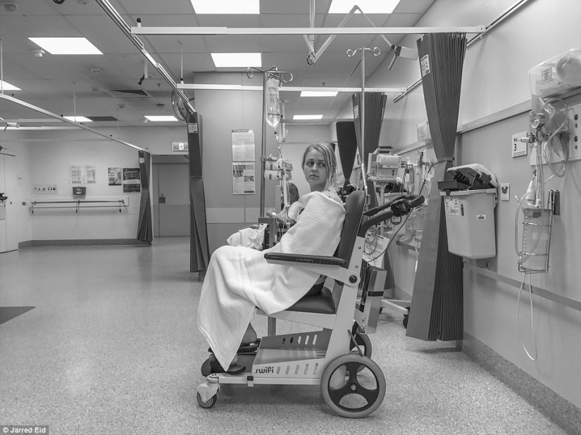 "You'll be fine": photographer captures wife and her battle with cancer