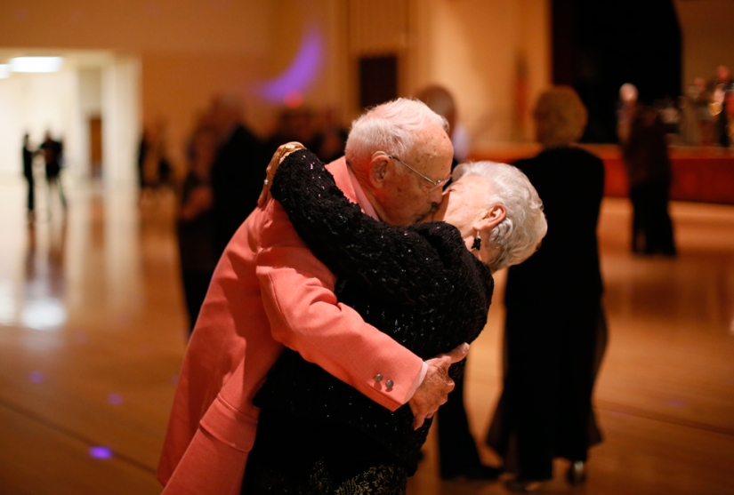 "Zhiznelub": a charitable foundation from Kiev that makes the life of pensioners brighter