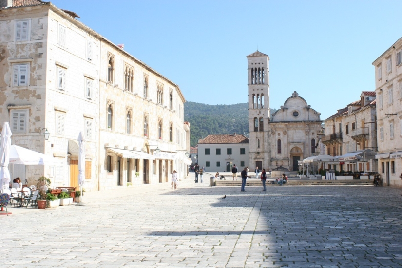 10 best hangouts in Europe 10 best hangouts in Europe