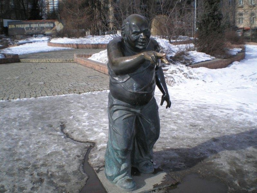 10 funniest monuments in Russia 10 funniest monuments in Russia