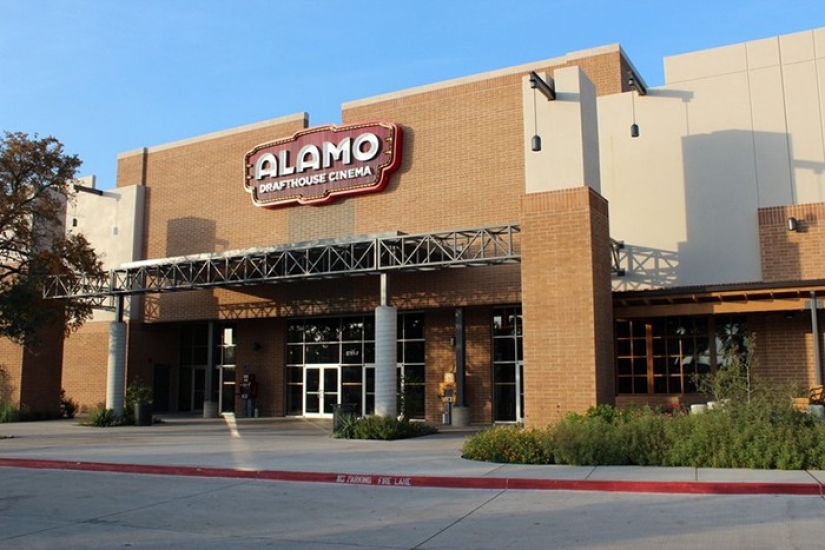 10 Incredible Movie Theaters That Will Surprise Even the Pickiest Movie Fan