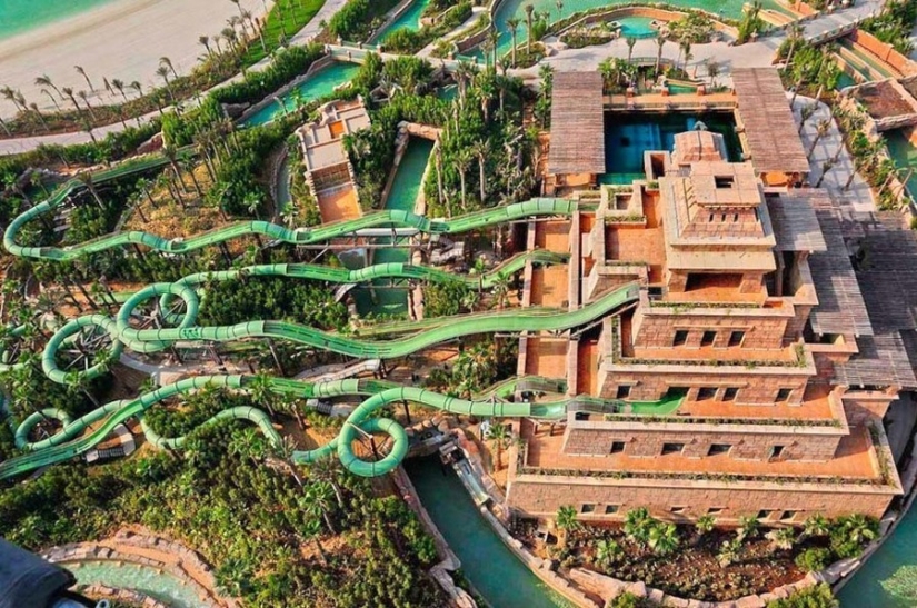 10 most dizzying slides in water parks, which not everyone dares to go down 10 most dizzying slides in water parks, which not everyone dares to go down