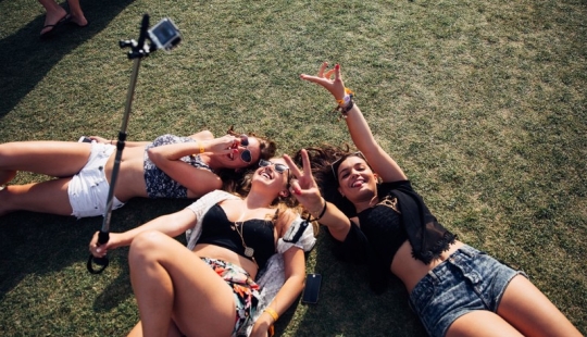 10 places in the world where it is forbidden to use selfie sticks and take selfies 10 places in the world where it is forbidden to use selfie sticks and take selfies