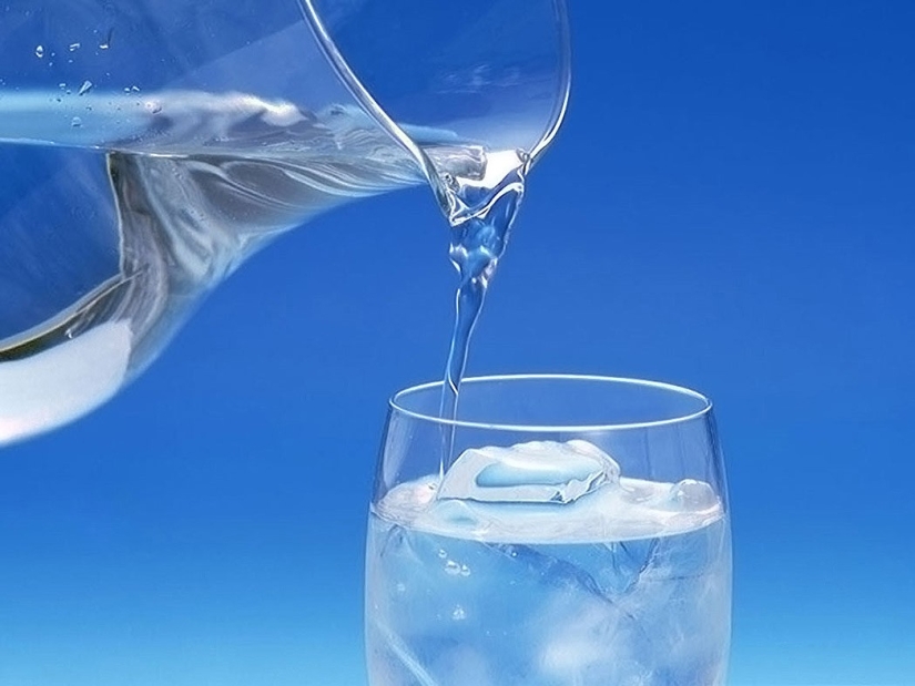 10 reasons to drink more water 10 reasons to drink more water