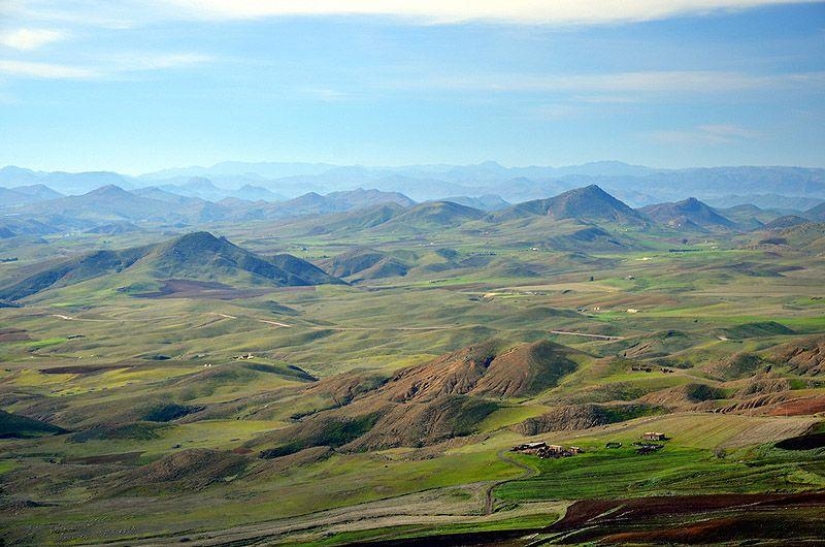 10 reasons to visit Morocco