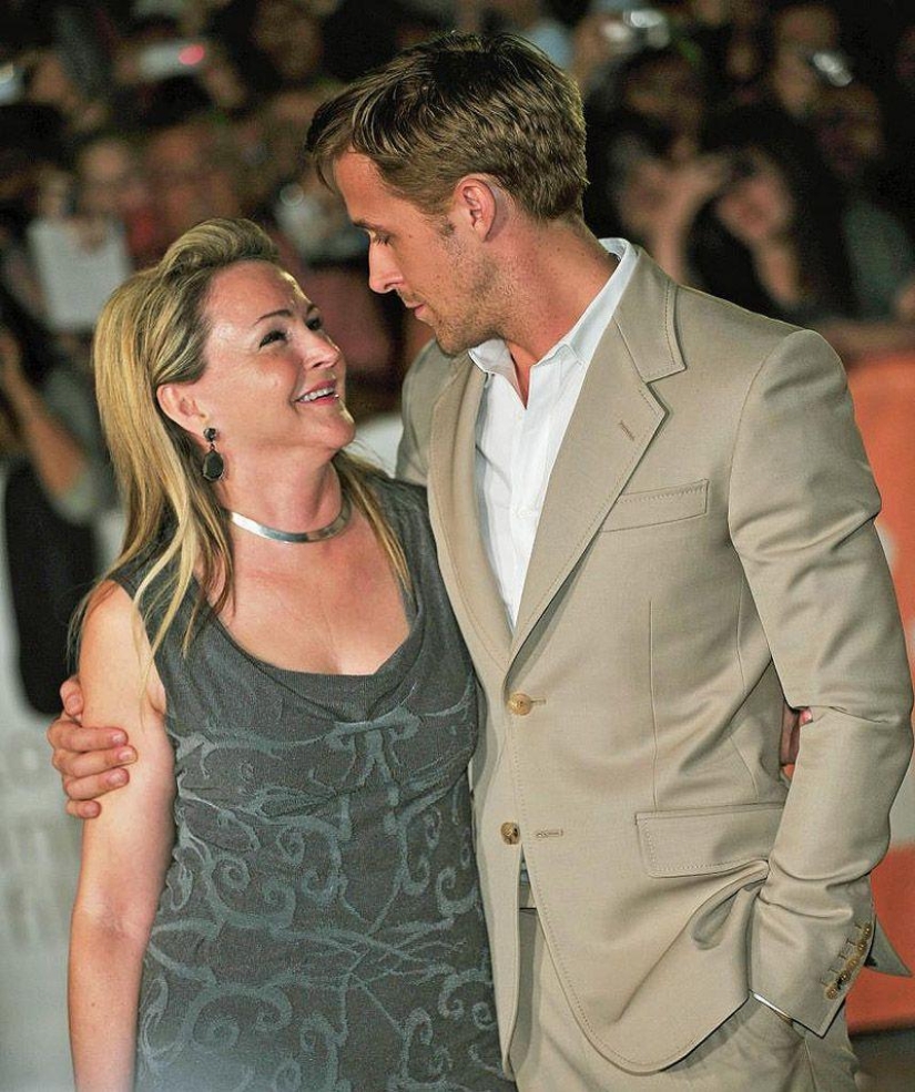 10 reasons why everyone is crazy about Ryan Gosling