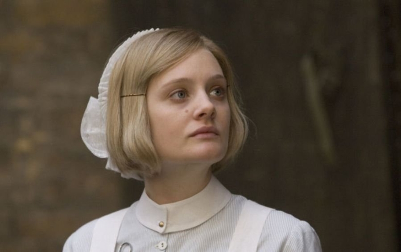 10 Stars Who Lacked Talent Left in the Background