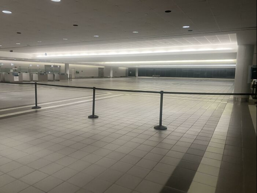 10 Unnerving Pictures Of Liminal Spaces That Look Like The Backrooms 10 Unnerving Pictures Of Liminal Spaces That Look Like The Backrooms