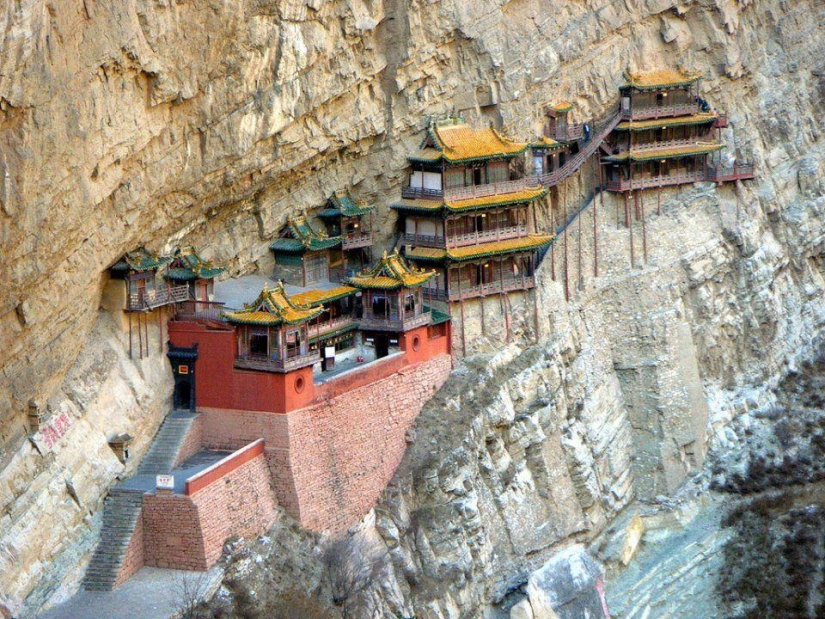 10 weirdest places people live in