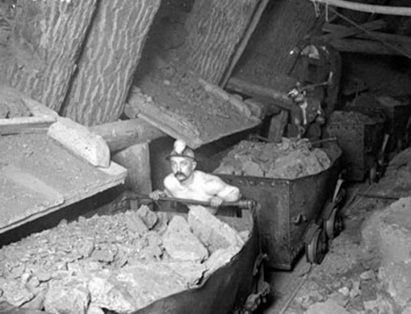 10 worst jobs that were offered on the labor market at the beginning of the 20th century