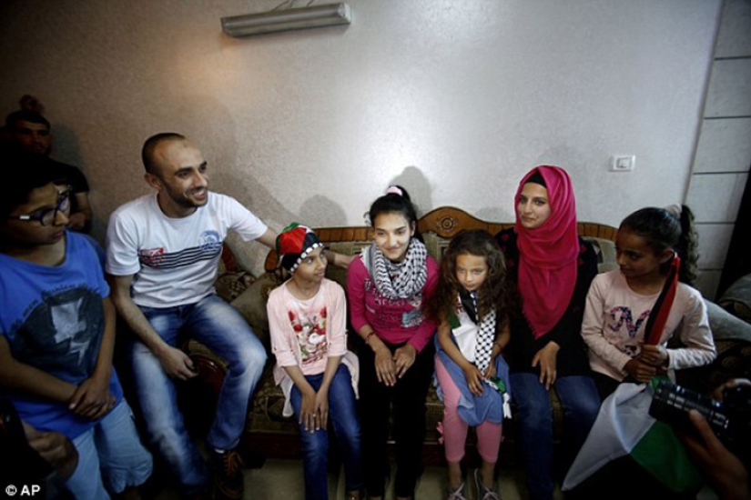 12-year-old Palestinian girl released from Israeli prison 12-year-old Palestinian girl released from Israeli prison