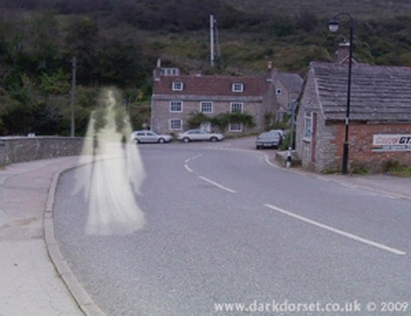 13 creepiest female ghost stories