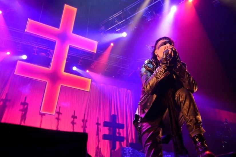 13 most memorable images of the music world