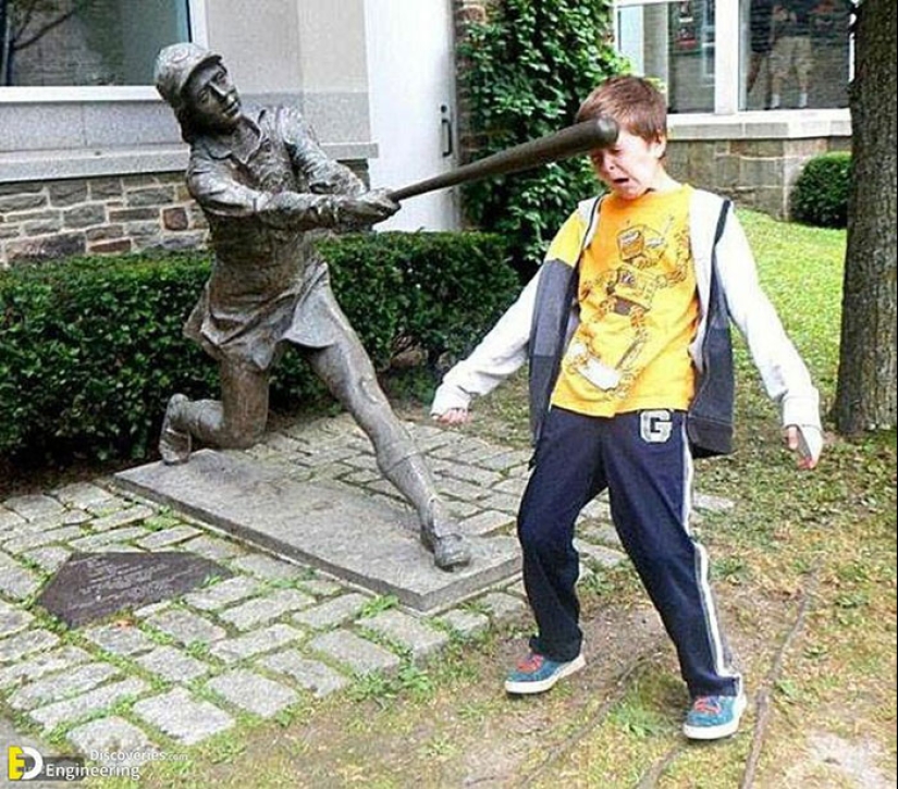 14 People Who Made The Absolute Most Of A Photo With A Statue And Ended Up Online (Part2) 14 People Who Made The Absolute Most Of A Photo With A Statue And Ended Up Online (Part2)