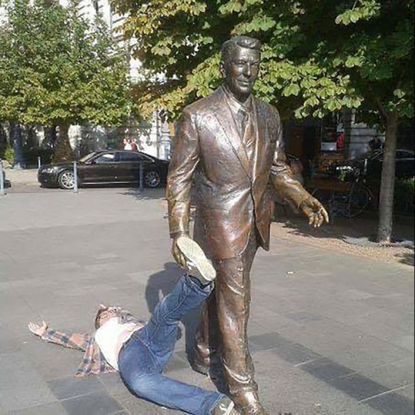 14 personas que aprovecharon al máximo una foto con una estatua y terminaron en línea (Parte 2) 14 personas que aprovecharon al máximo una foto con una estatua y terminaron en línea (Parte 2)