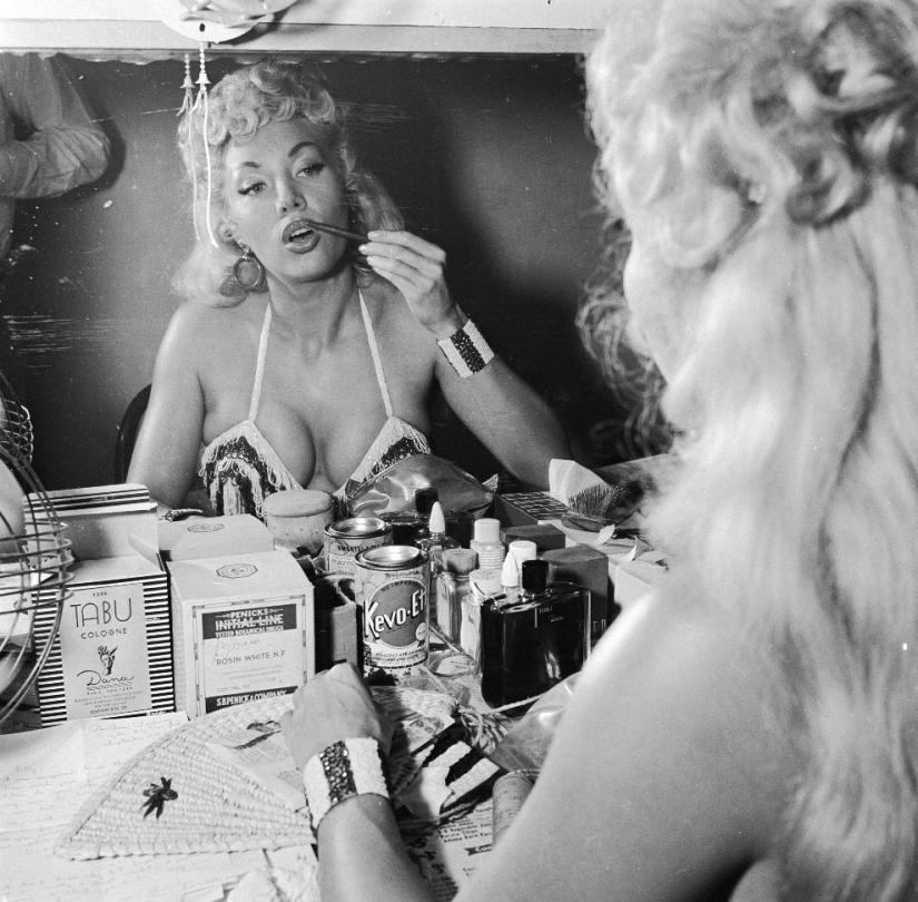 14 tomas &quot;calientes&quot; del mundo del burlesque