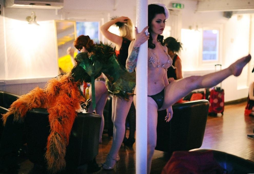 14 tomas &quot;calientes&quot; del mundo del burlesque