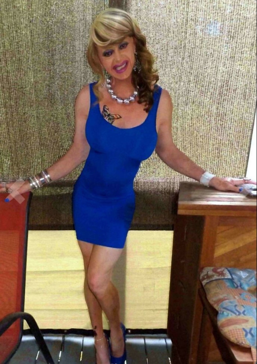 15 Embarrassing Instagram Vs. Reality Pics Of People Trying To Hide Their Age 15 Embarrassing Instagram Vs. Reality Pics Of People Trying To Hide Their Age