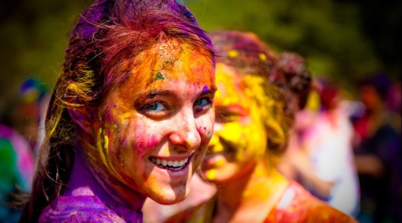 15 momentos inolvidables de Holi - Año Nuevo bengalí
