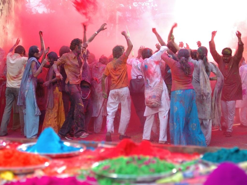 15 momentos inolvidables de Holi - Año Nuevo bengalí