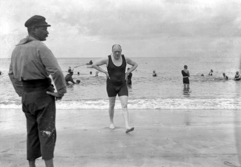 15 most expressive beach suits of politicians