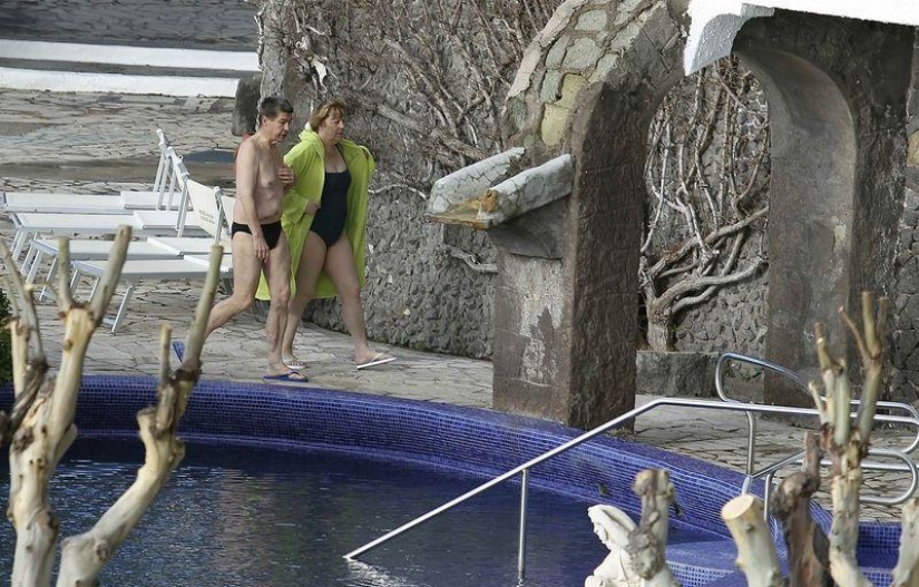15 most expressive beach suits of politicians