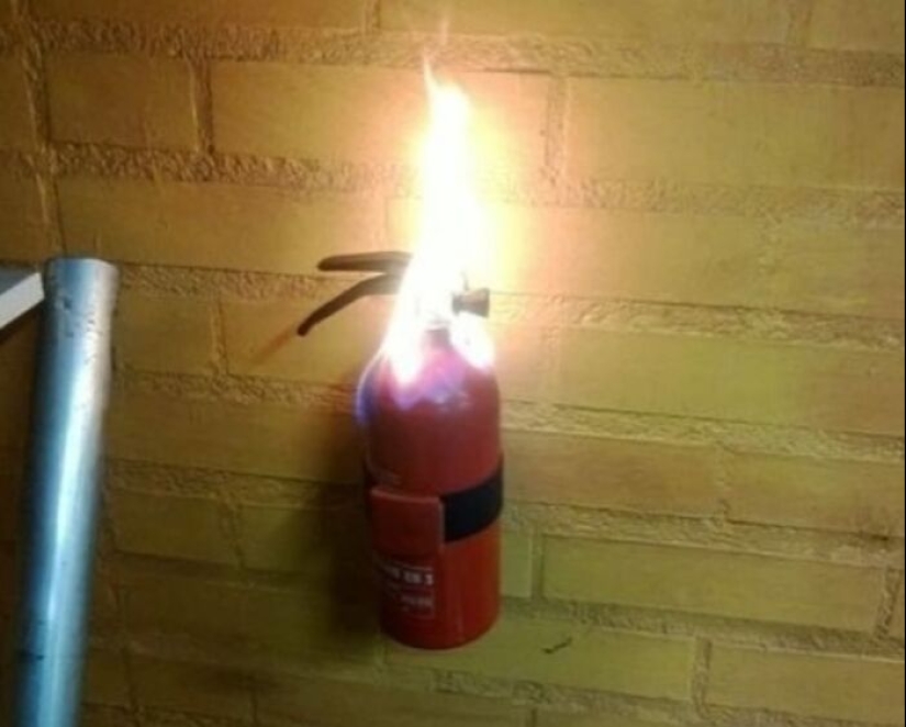15 Pics Of People Having A Worse Day Than You, As Shared On This Facebook Page 15 Pics Of People Having A Worse Day Than You, As Shared On This Facebook Page