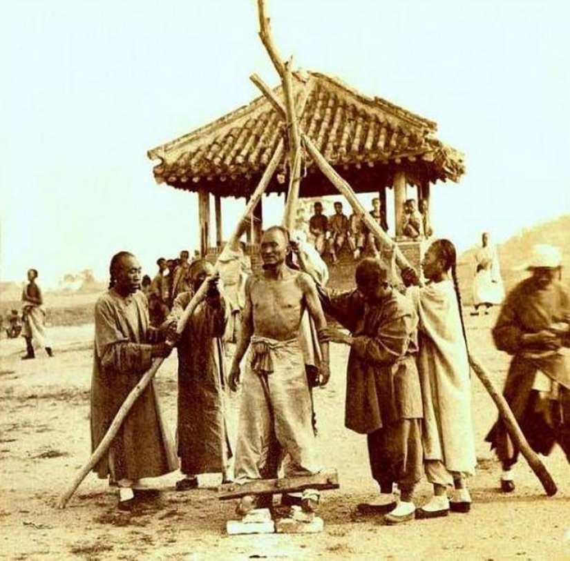 15 Shocking Photos Of Punishments And Executions Practiced In China In The 19th Century
