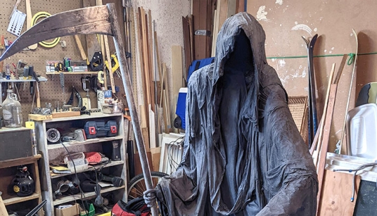 15 Times People Decorated Their Houses For Halloween And Left Everyone Speechless