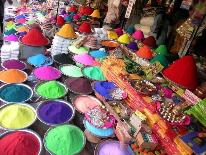 15 Unforgettable Moments of Holi - Bengali New Year