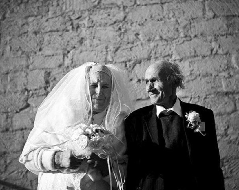15 Wedding Photos of Older Couples That Prove It's Never Too Late to Get Married 15 Wedding Photos of Older Couples That Prove It's Never Too Late to Get Married
