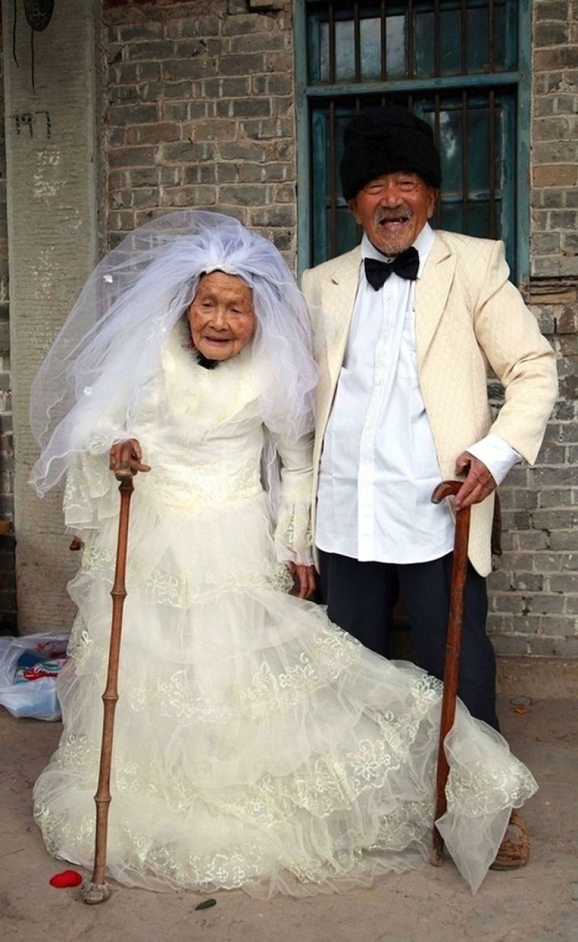 15 Wedding Photos of Older Couples That Prove It's Never Too Late to Get Married 15 Wedding Photos of Older Couples That Prove It's Never Too Late to Get Married