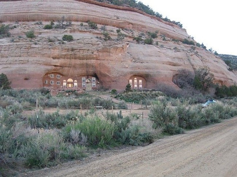 17 cleverly camouflaged buildings that play hide-and-seek 17 cleverly camouflaged buildings that play hide-and-seek