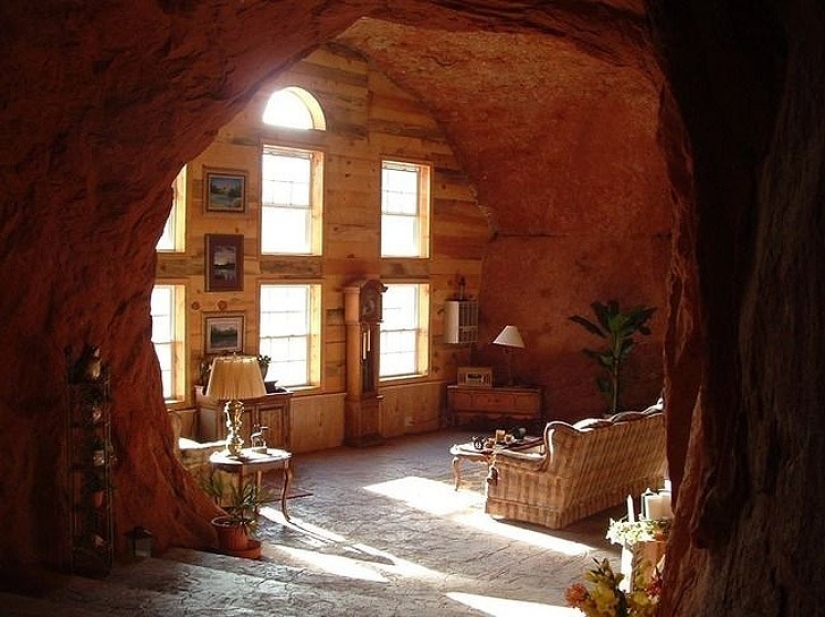 17 cleverly camouflaged buildings that play hide-and-seek 17 cleverly camouflaged buildings that play hide-and-seek