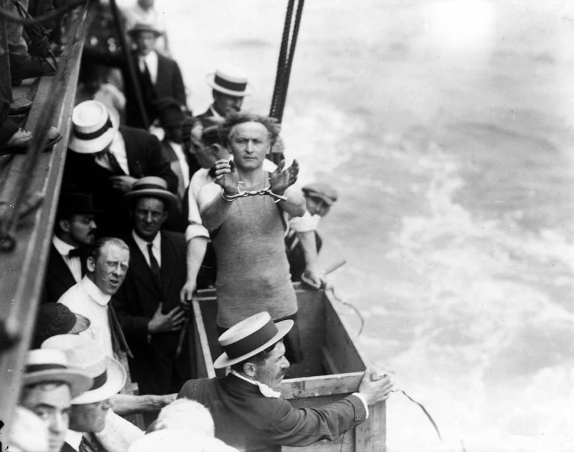 18 most desperate daredevils