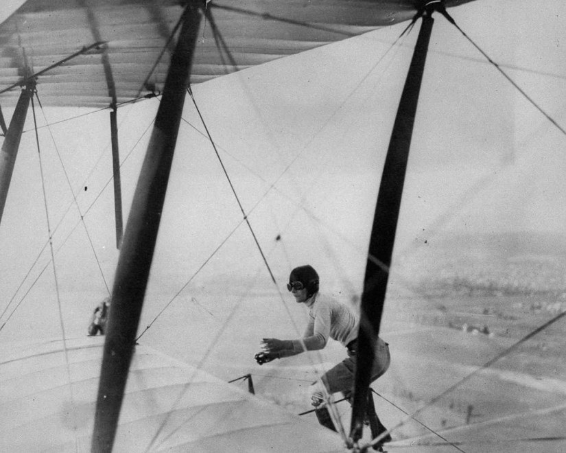 1919-1982: the main thing is not to look down, or Walkers on the wings of airplanes