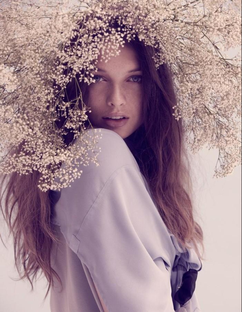 20 chicas increíbles con coronas de flores