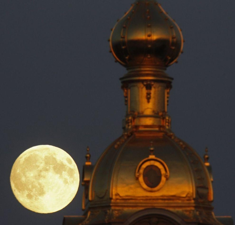 20 fotos más bellas de la &quot;superluna&quot; 2013
