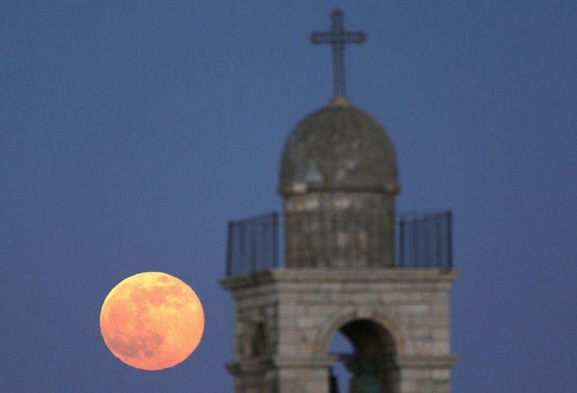 20 fotos más bellas de la &quot;superluna&quot; 2013