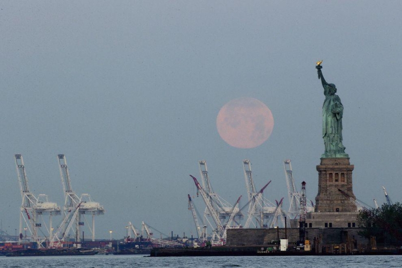 20 fotos más bellas de la &quot;superluna&quot; 2013