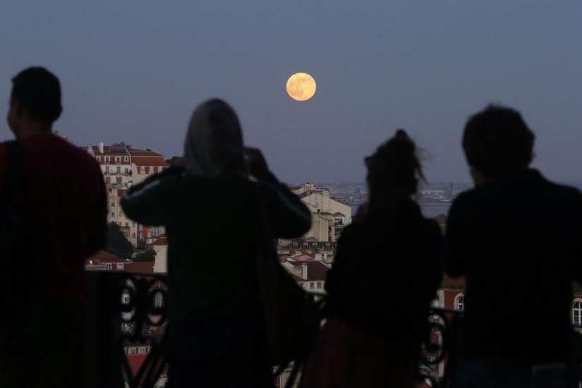 20 fotos más bellas de la &quot;superluna&quot; 2013