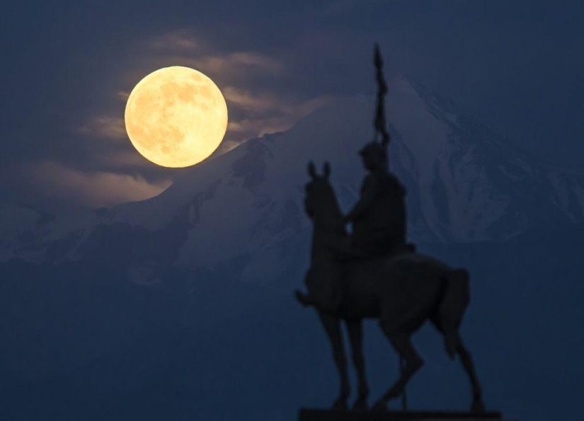 20 fotos más bellas de la &quot;superluna&quot; 2013