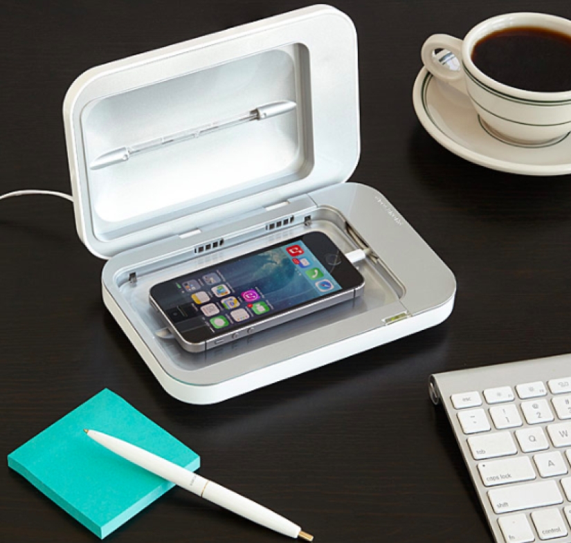 20 gifts for geeks, space lovers and TV series fans