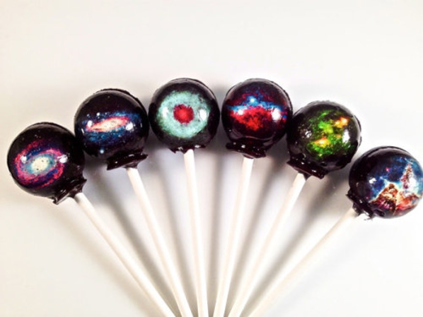20 gifts for geeks, space lovers and TV series fans
