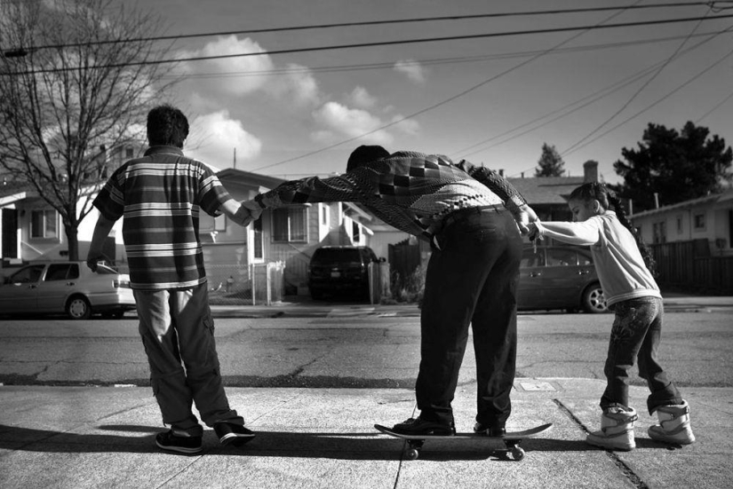 20 incredibly emotional shots from the life of an Iraqi family