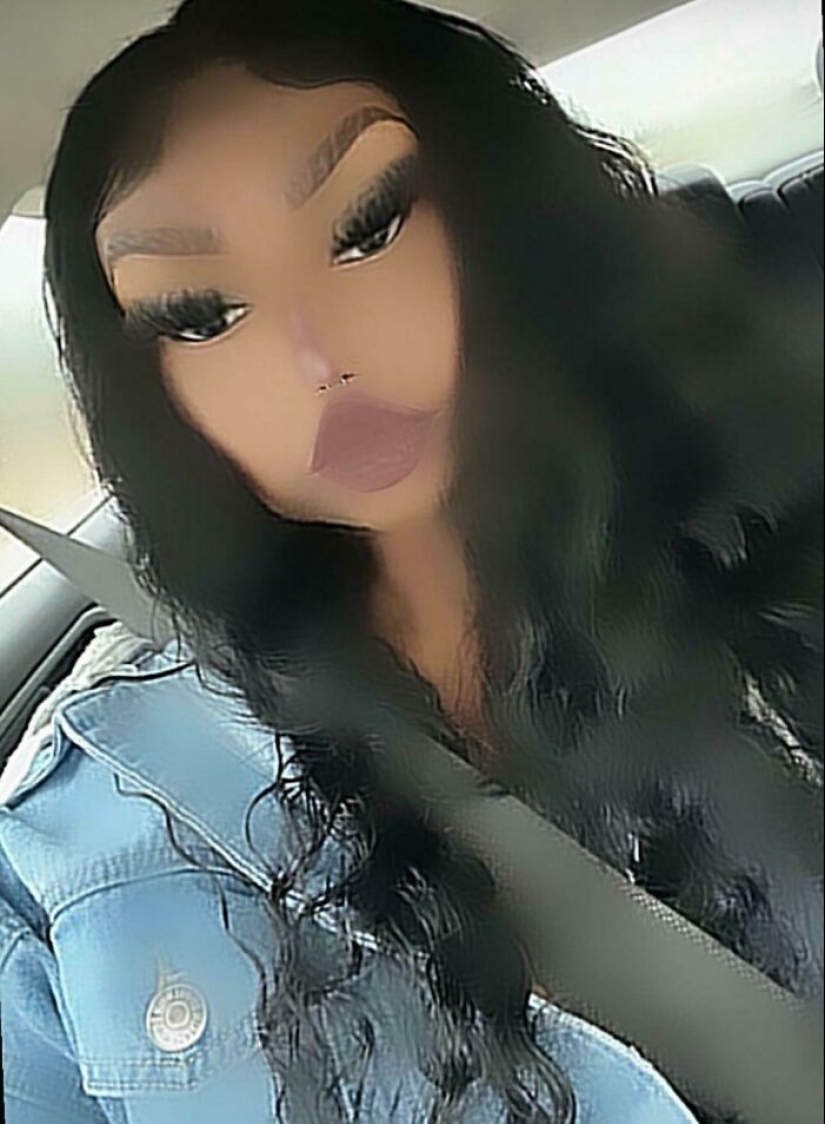 20 Instagrammers Whose Photos Are So Far From Reality, They Got Shamed For It Online